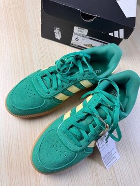 Adidas Women's Green Breaknet Sleek Low Profile Sneakers Sz 6 New in Box
